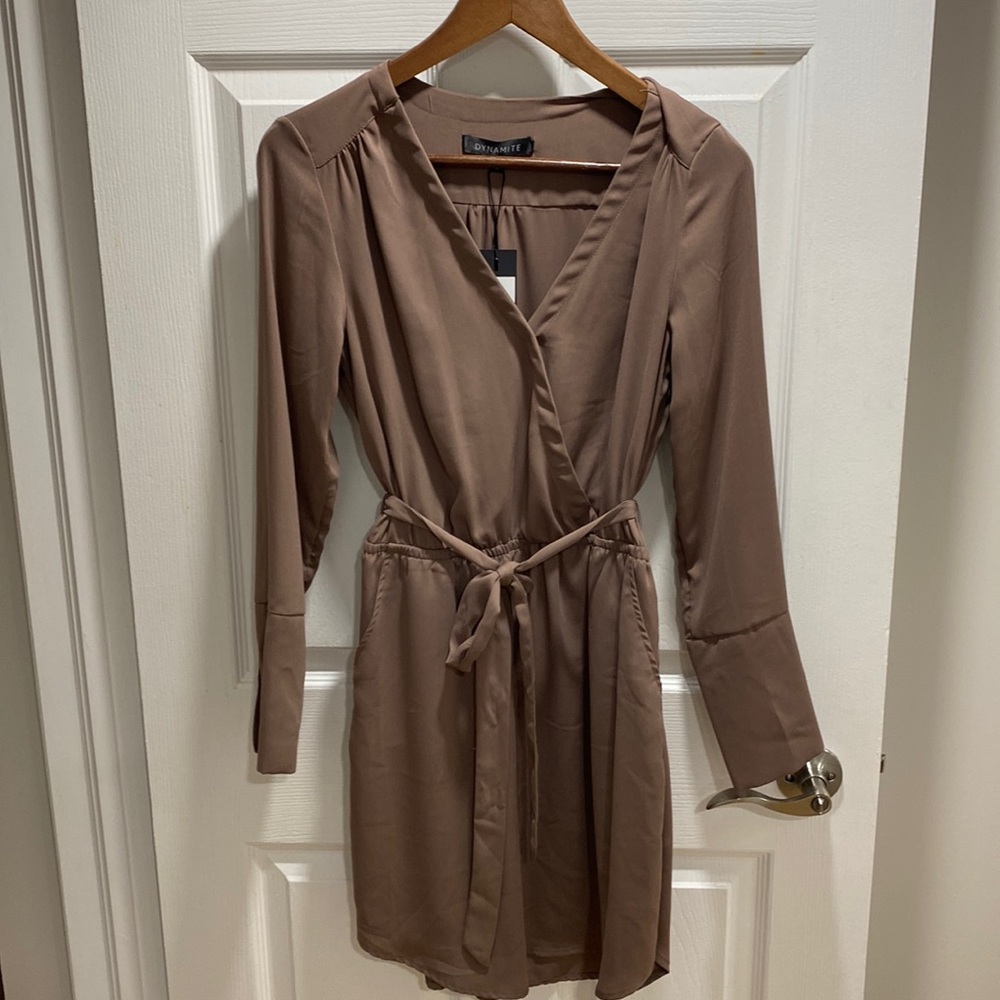 Dynamite long sleeve dress with pockets